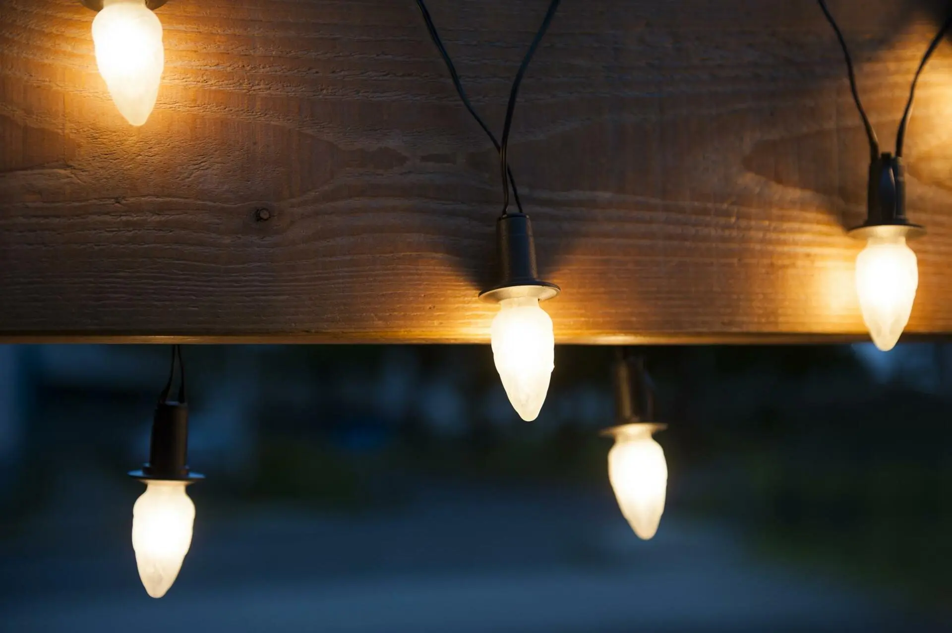 Exihand Venkovní souprava LED Filament Šiška bílá, možnost prodloužení, černá kabeláž + napájecí trasformátor