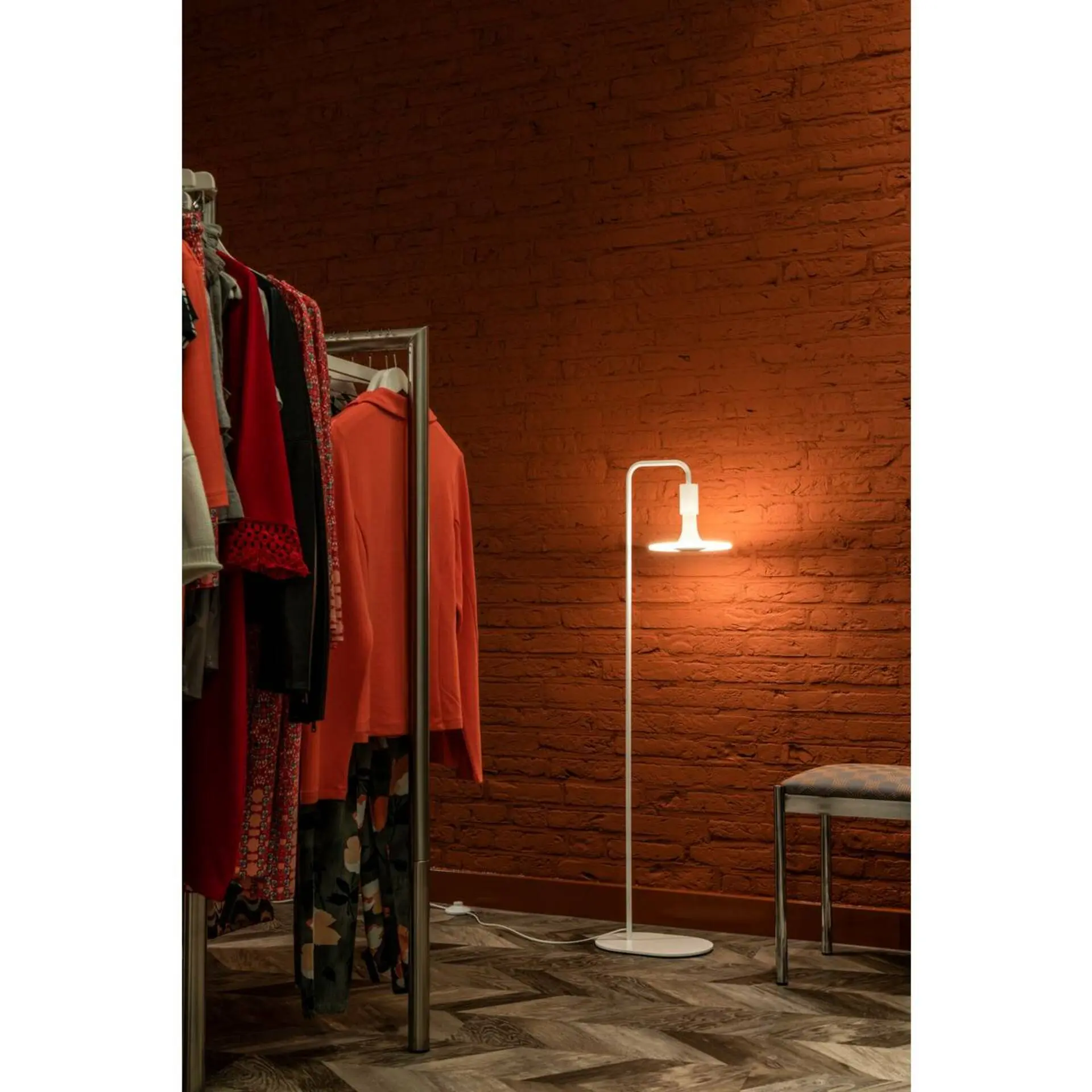 BIG WHITE SLV FITU WL vnitřní stojací svítidlo, E27, bílá, max. 24W 1002145