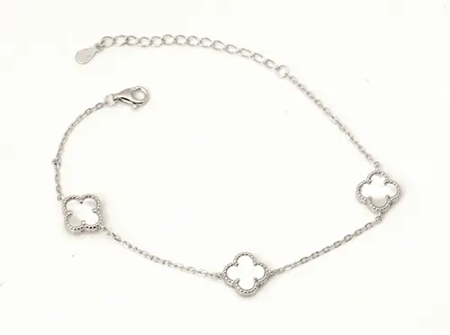 Dámský stříbrný náramek se čtyřlístky a bílou perletí 16-20 cm 81839F