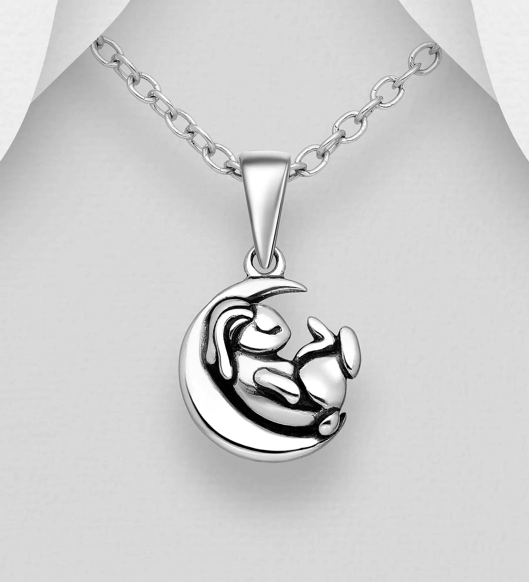 Přívěsek Tiny Moon and Rabbit ze 925 oxidovaného stříbra