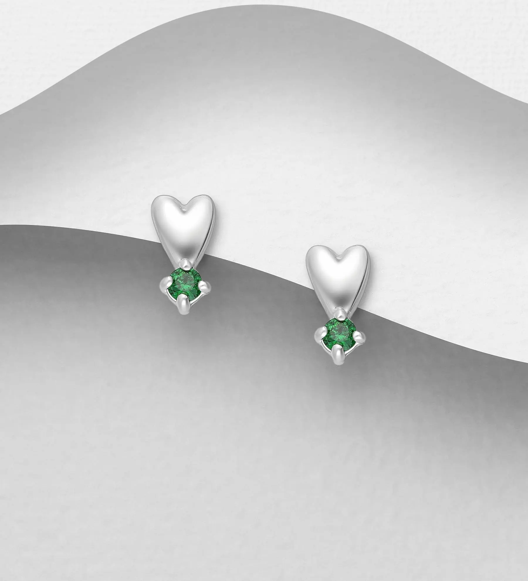 Náušnice ze 925 stříbra z přírodním kamenem Emerald-Forest ve tvaru srdce