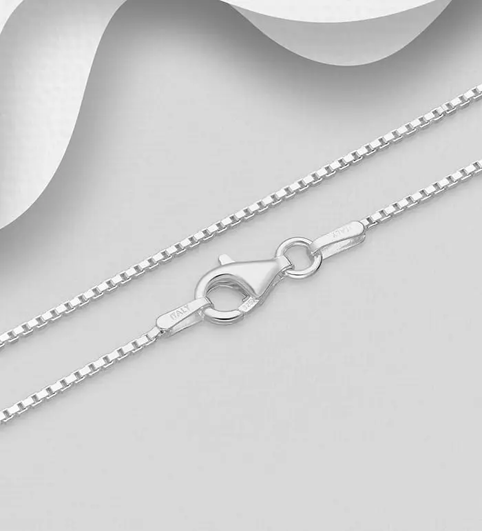 Řetízek ze stříbra , šířka 0,8 mm, vyrobeno v Itálii, délka 40,6 cm
