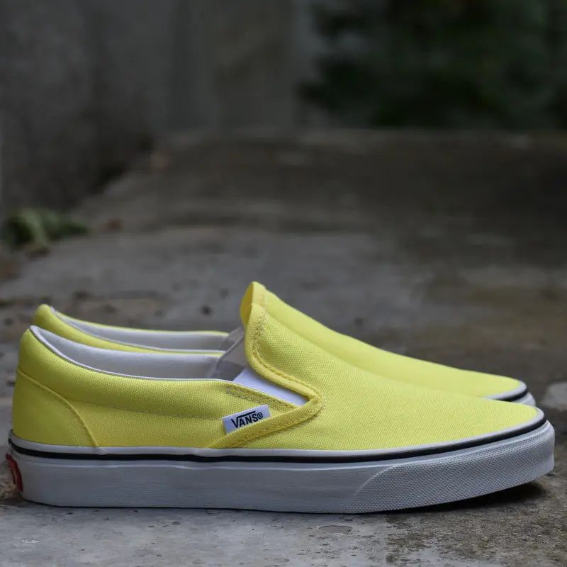 Vans UA Classic Slip-On (NEON) LEMON TONIC/TR WHT Dámské boty EU 42 VN0A4U38WT71