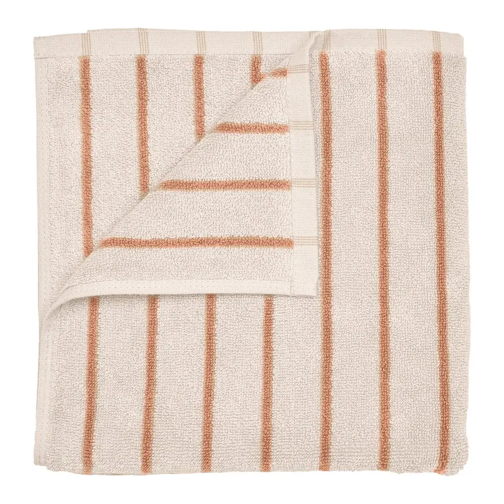 Zelený froté ručník z Bio bavlny 50x100 cm Arto – Blomus