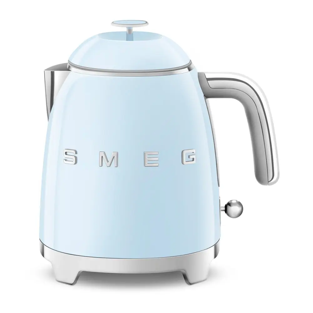 Smeg KLF05PBEU mini rychlovarná konvice, 0, 8 l / 3 šálky, 1400 W, styl 50. let, pastelově modrá