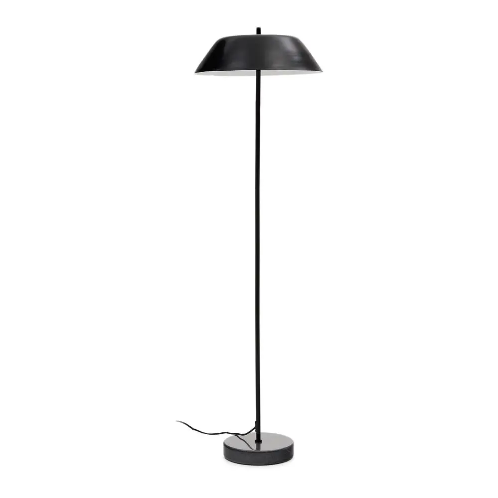 Černá stojací lampa s kovovým stínidlem (výška 153 cm) Sayra – Kave Home