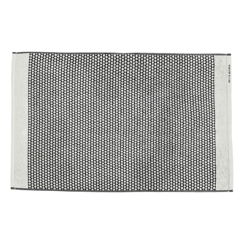 Černobílá textilní koupelnová předložka 50x80 cm Grid – Mette Ditmer Denmark