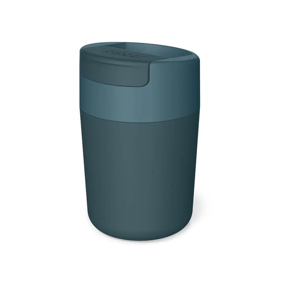Tmavě modrý cestovní hrnek 340 ml Sipp – Joseph Joseph