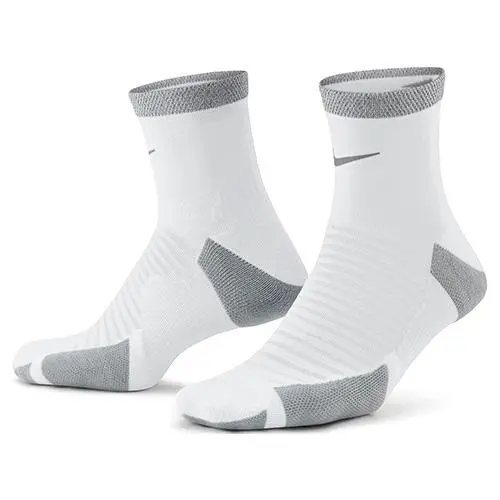 Ponožky Nike Spark - Unisexové běžecké ponožky Spark s reflexním proužkem od značky Nike, různá barevná provedení.
