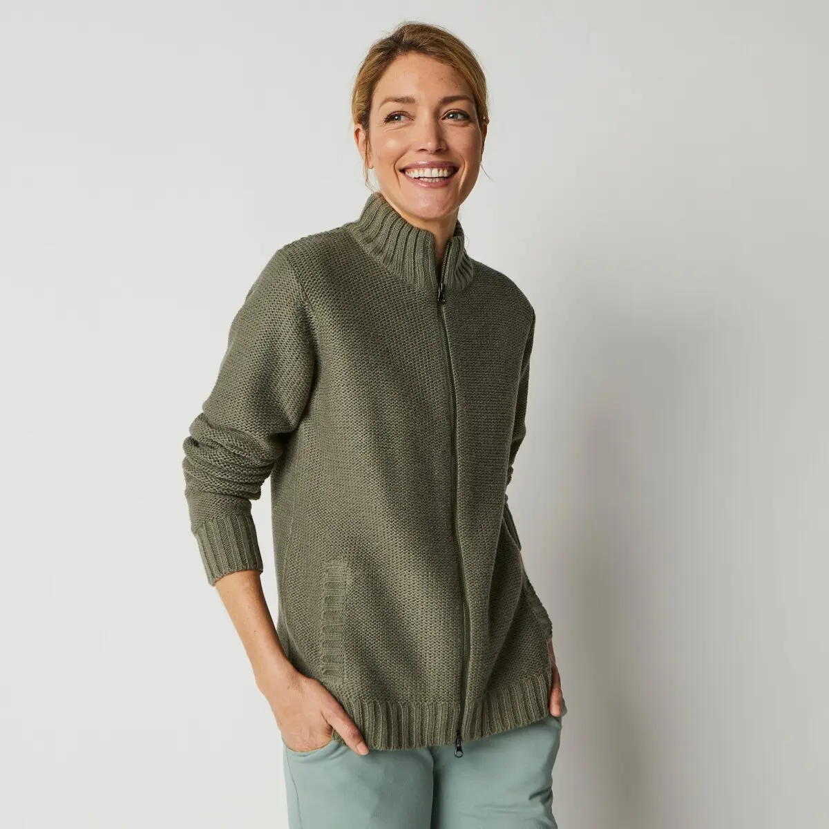 Svetr s 30 % vlny, na zip khaki