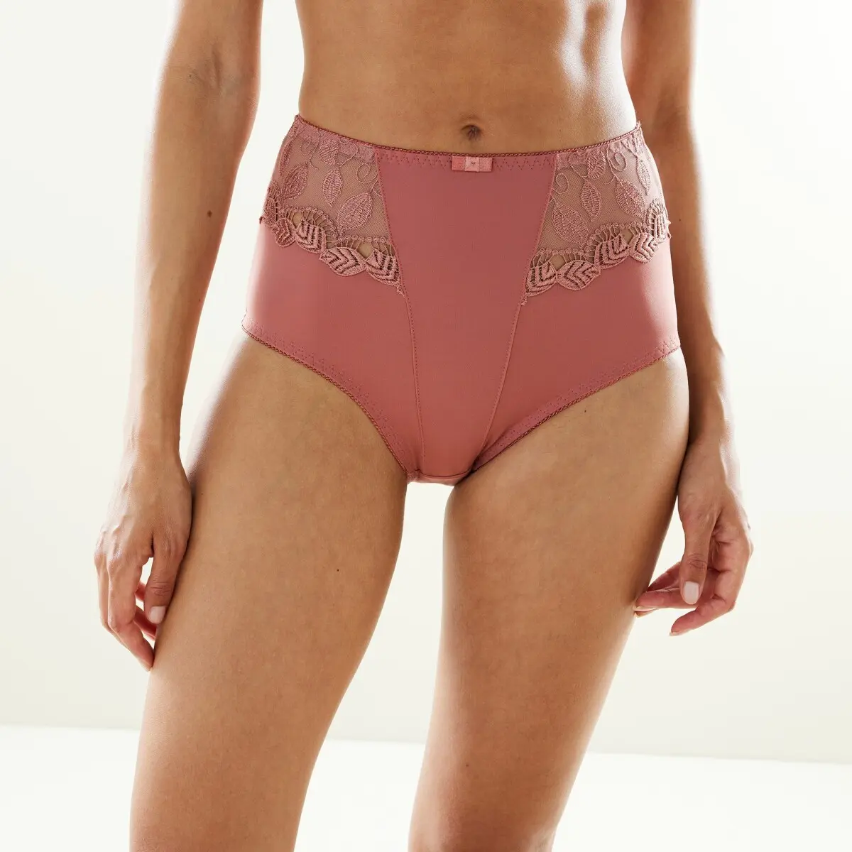 Sada 2 stahujících kalhotek Rima zn. Confidence Lingerie® z mikrovlákna a vyšívaného tylu korálová 42/44
