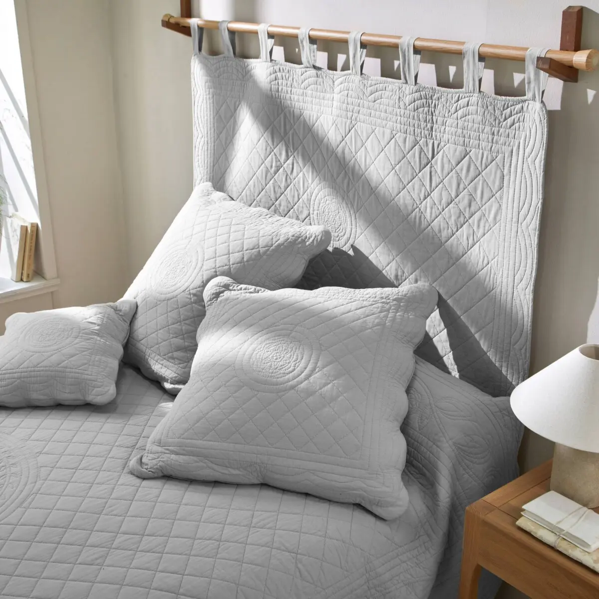 Bavlněné čelo postele Cassandre perlově šedá