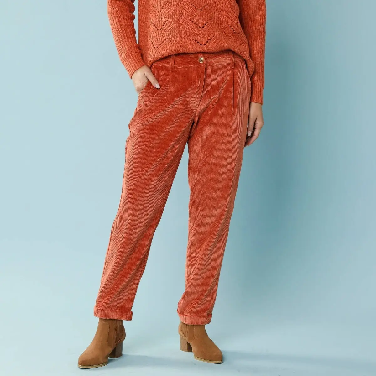 Manšestrové 7/8 chino kalhoty pro menší postavu paprika