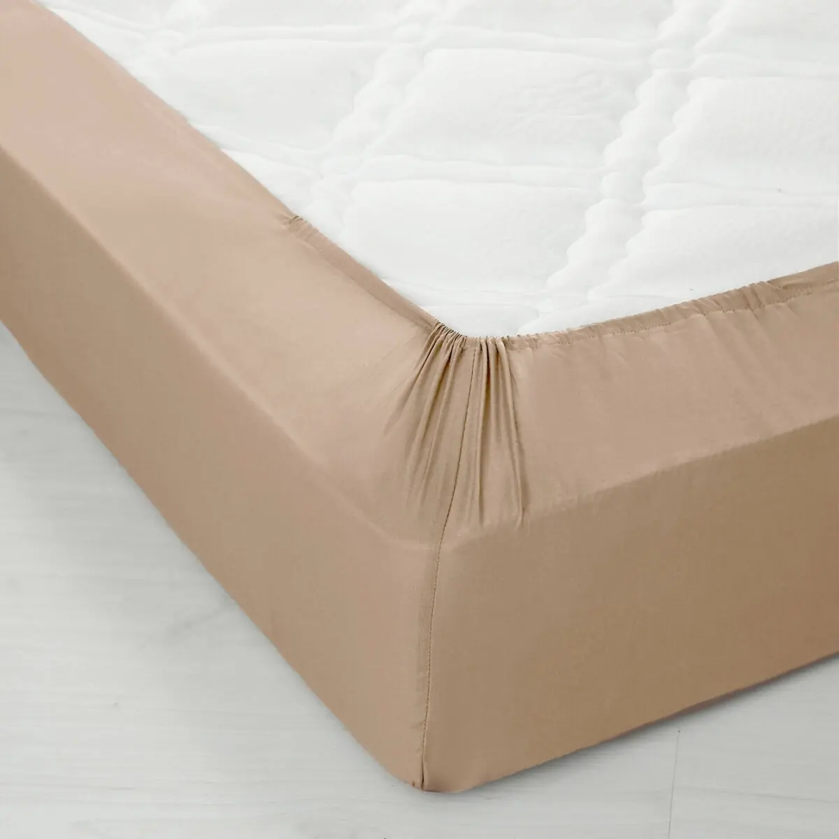 Jednobarevné napínací prostěradlo zn. Colombine® s hloubkou rohů 32 cm, z bavlny béžová