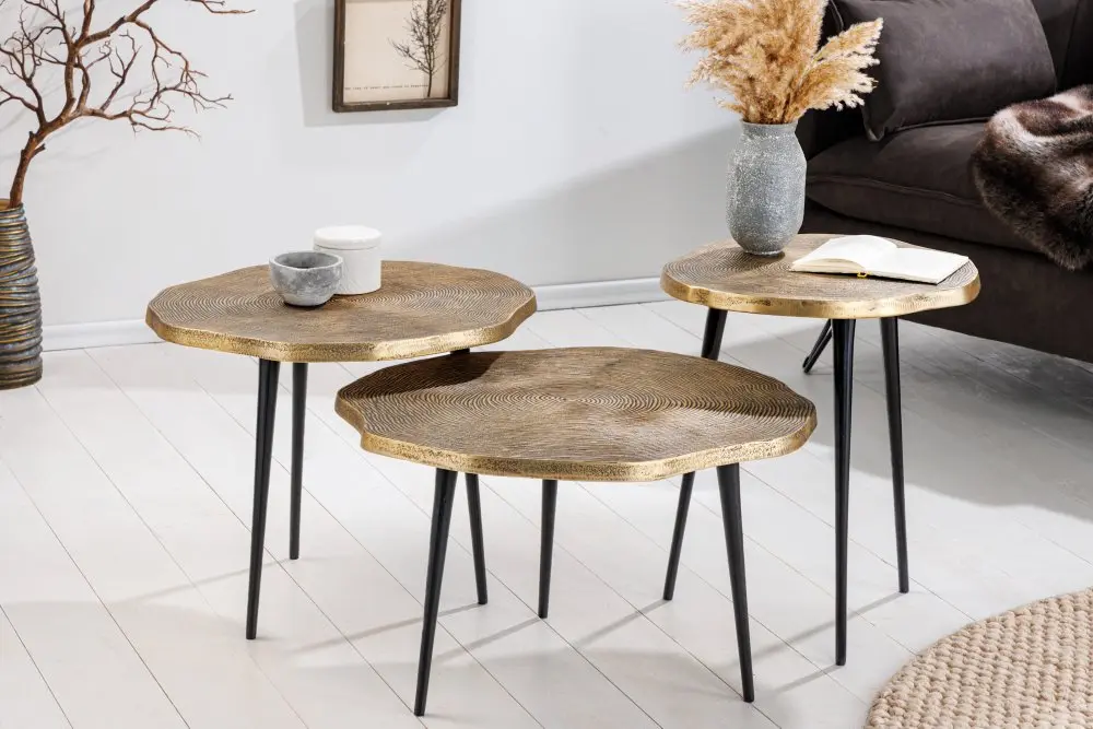 Estila Designová art deco sada tří konferenčních stolků Fabiosa se vzorem letokruhů ve zlaté a černé barvě 49 cm