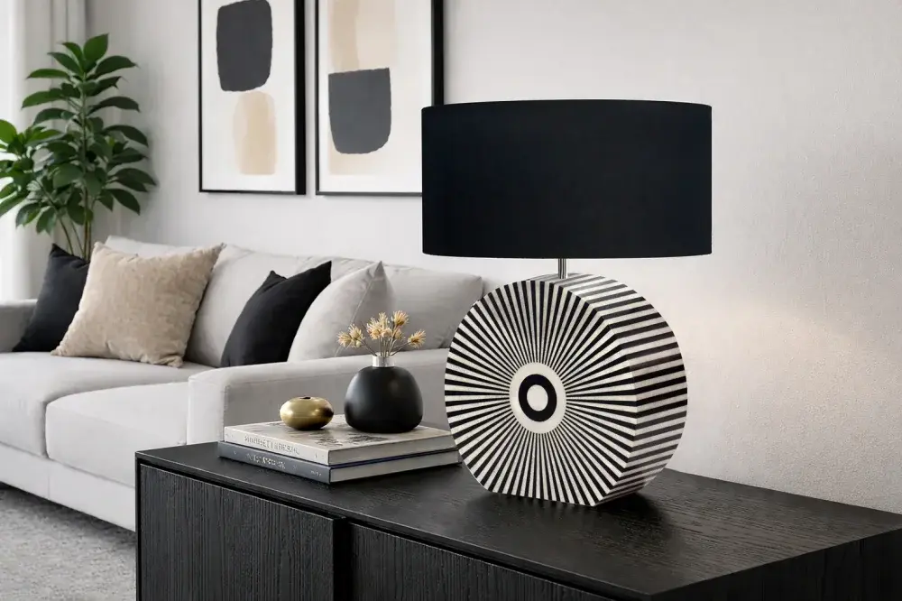 Estila Designová art deco stolní lampa Celia s podstavou s intarzií se vzorem paprsků v černé a bílé barvě 62 cm