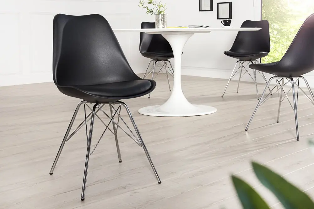 Estila Designová retro černá jídelní židle Scandinavia s koženým potahem a šikmým chromovým nohama 85 cm