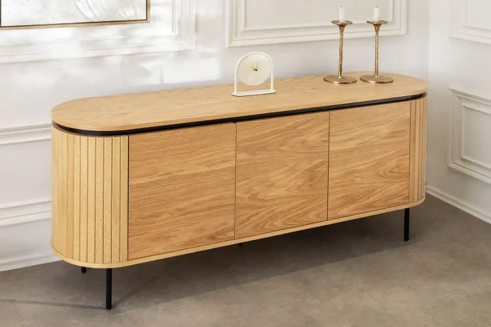 Estila Designový art deco oválný příborník Maderia v dubové hnědé barvě se třemi hladkými dvířky a drážkovaným reliéfem 160 cm