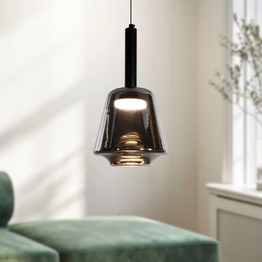 Lampa wisząca Bueno szklana czarna z kloszem dymionym do salonu