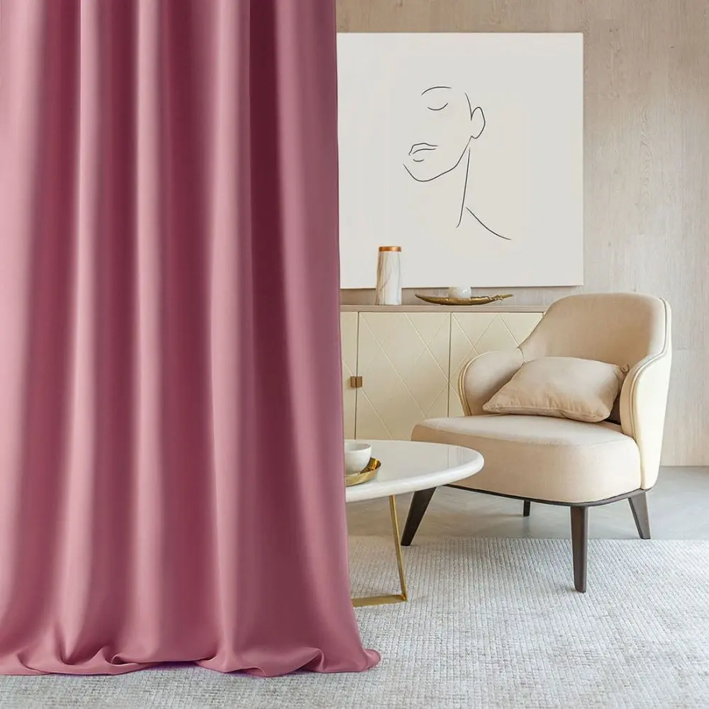 Závěs Aura v indické růžové barvě s páskou na zavěšení 140 x 280 cm