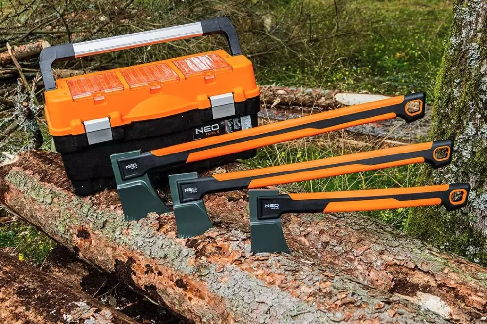 Sekera NEO TOOLS na štípání dřeva