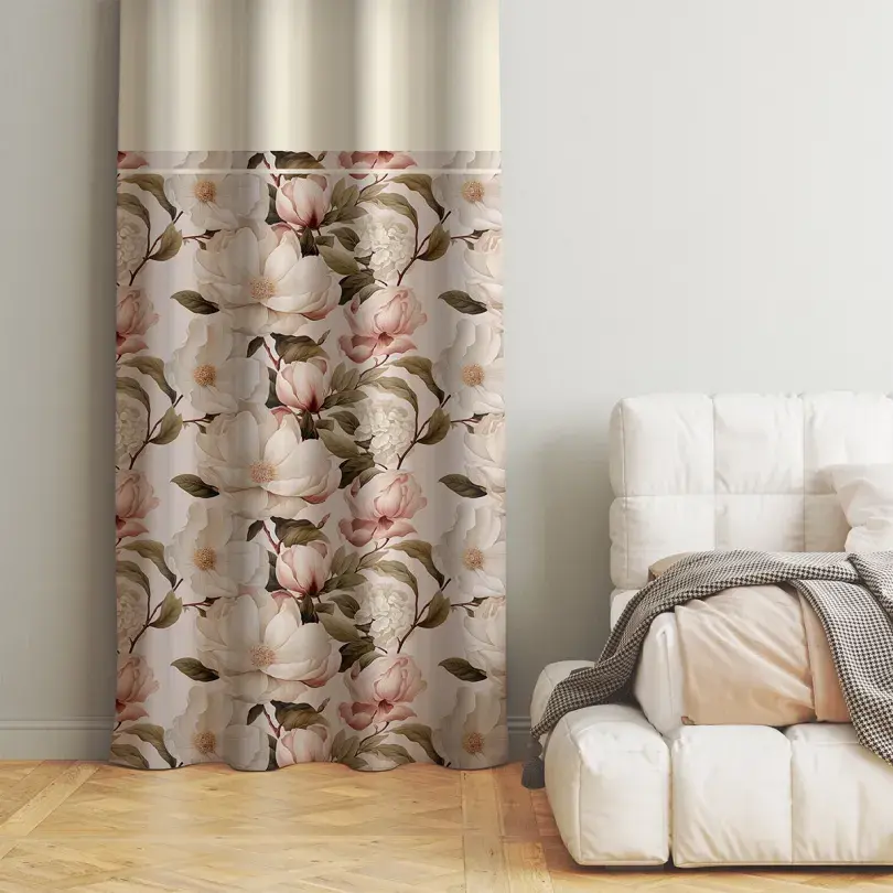 Dekorativní závěs v krémové barvě s jemným vzorem pivoňky Šířka: 160 cm | Délka: