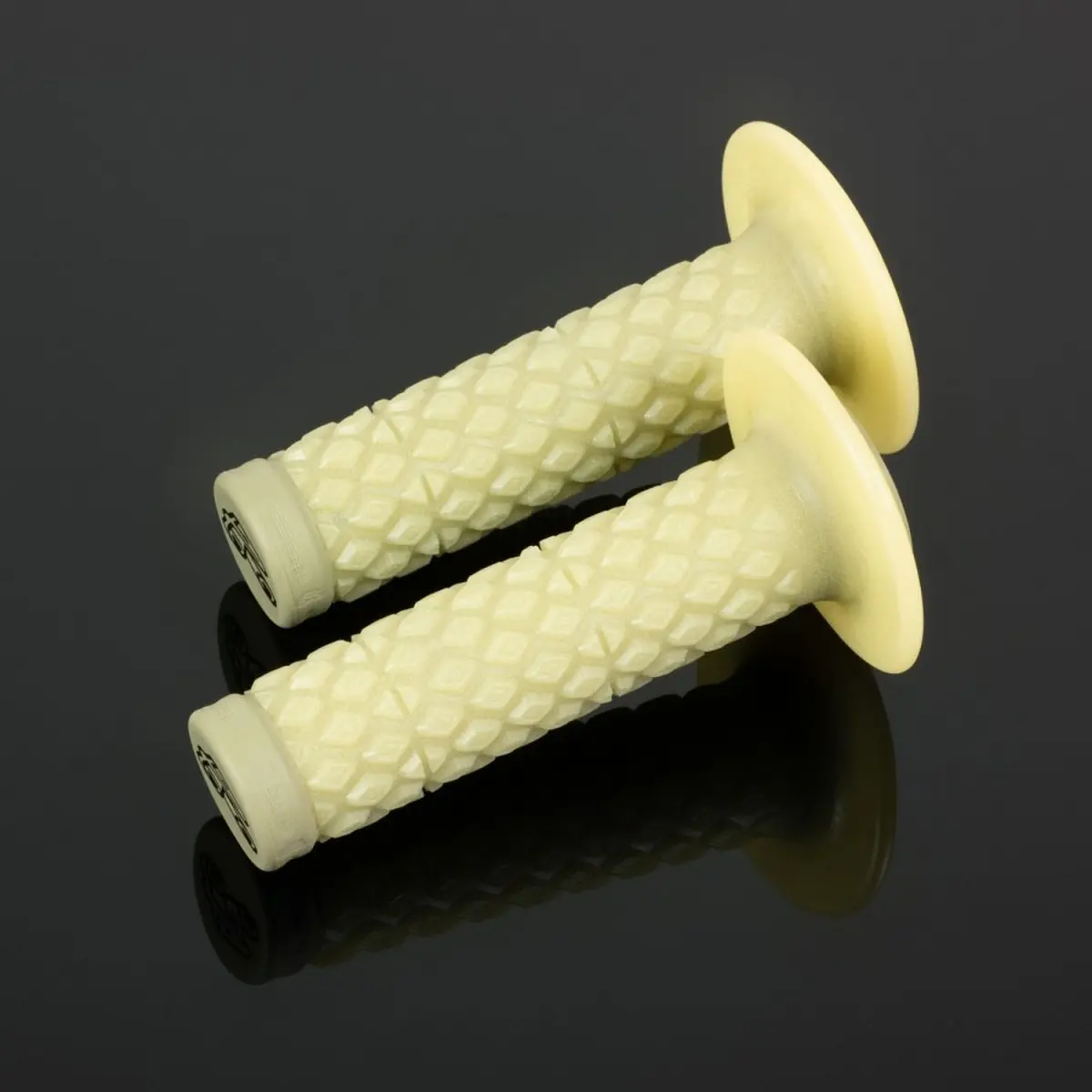 RENTHAL gripy MX COMFORT GRIPS ARAMID barva bílá ( )