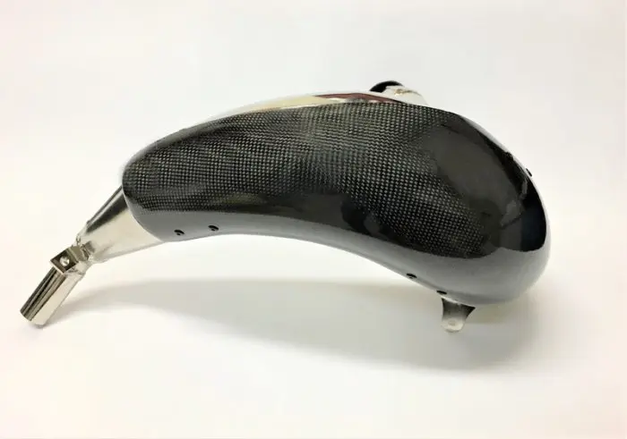PROMX velký karbonový kryt difuzoru STANDARD (OEM) 2T KTM EXC 250/300 TBI 24-, SX 250/300 23-, HUSQVARNA TE 250/300 TBI 24-, TC 250/300 23- (PROMX)