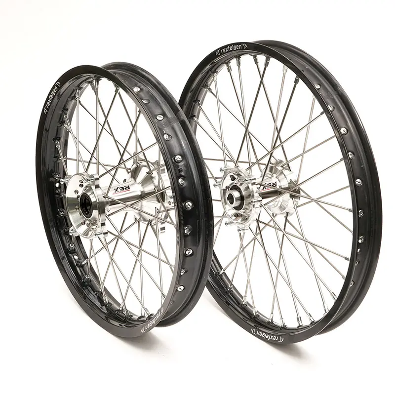 REX WHEELS kompletní zadní kolo REX 18 palců 18-2,15 černý ráfek/stříbrný náboj/stříbrné dráty/stříbrné niple 20mm pro BETA 250/300RR '13- ( )