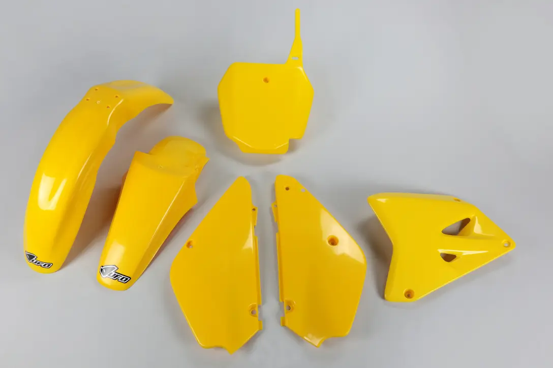 UFO kompletní sada plastů SUZUKI RM 85 00-24 barva žlutá ( )