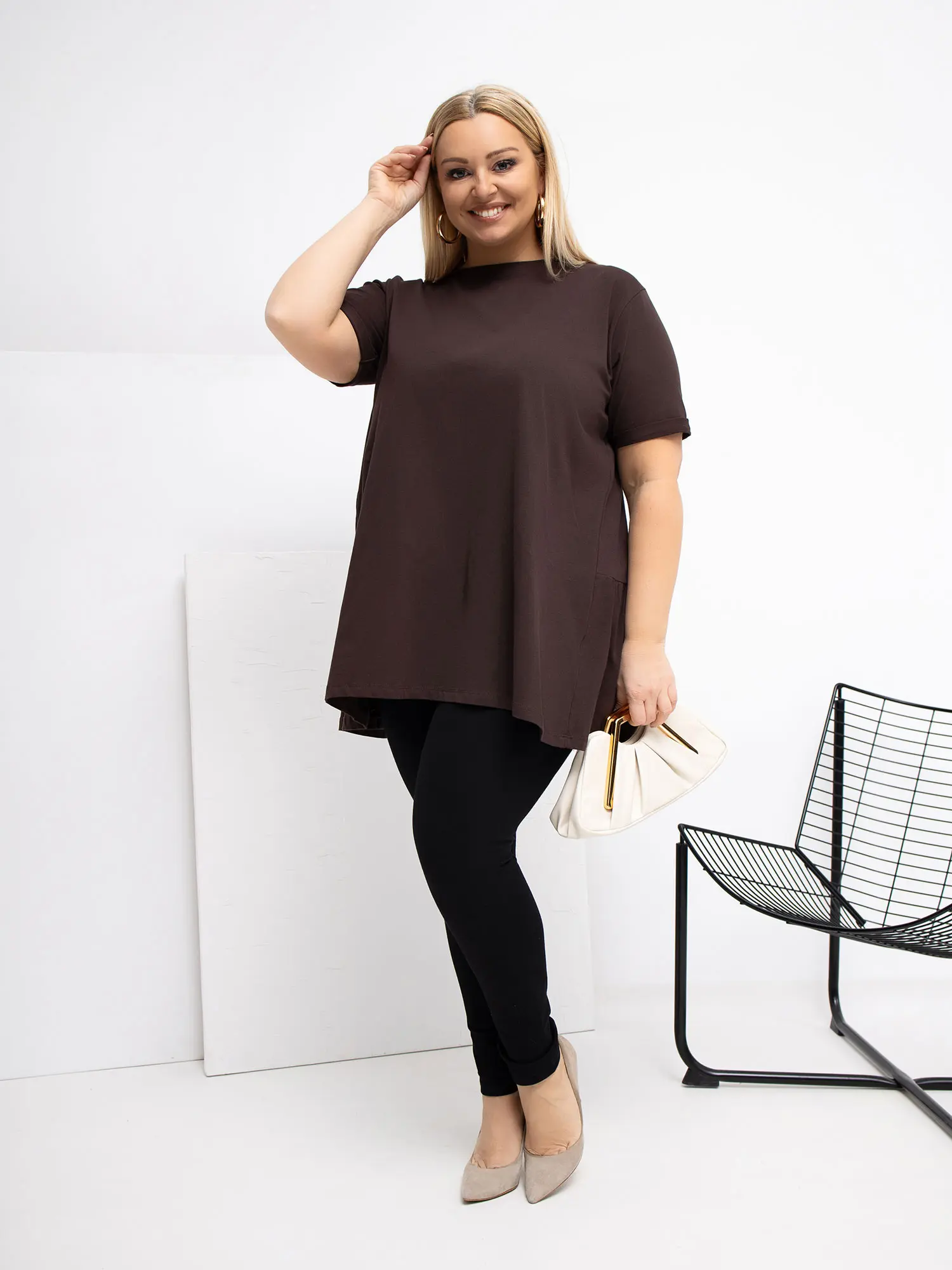 Plus size tunika v tmavě hnědé barvě