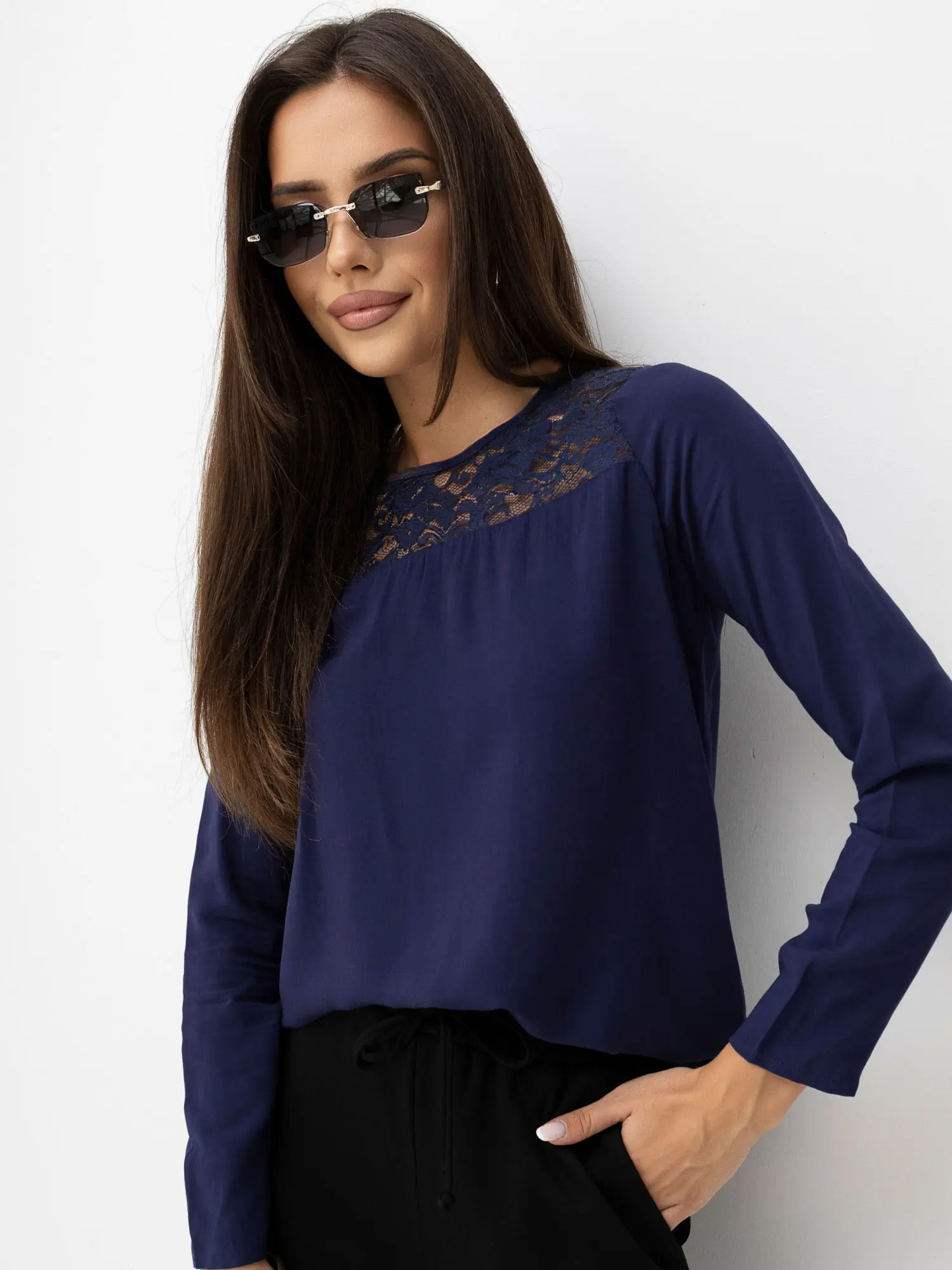Elegantní halenka z viskózy - navy blue