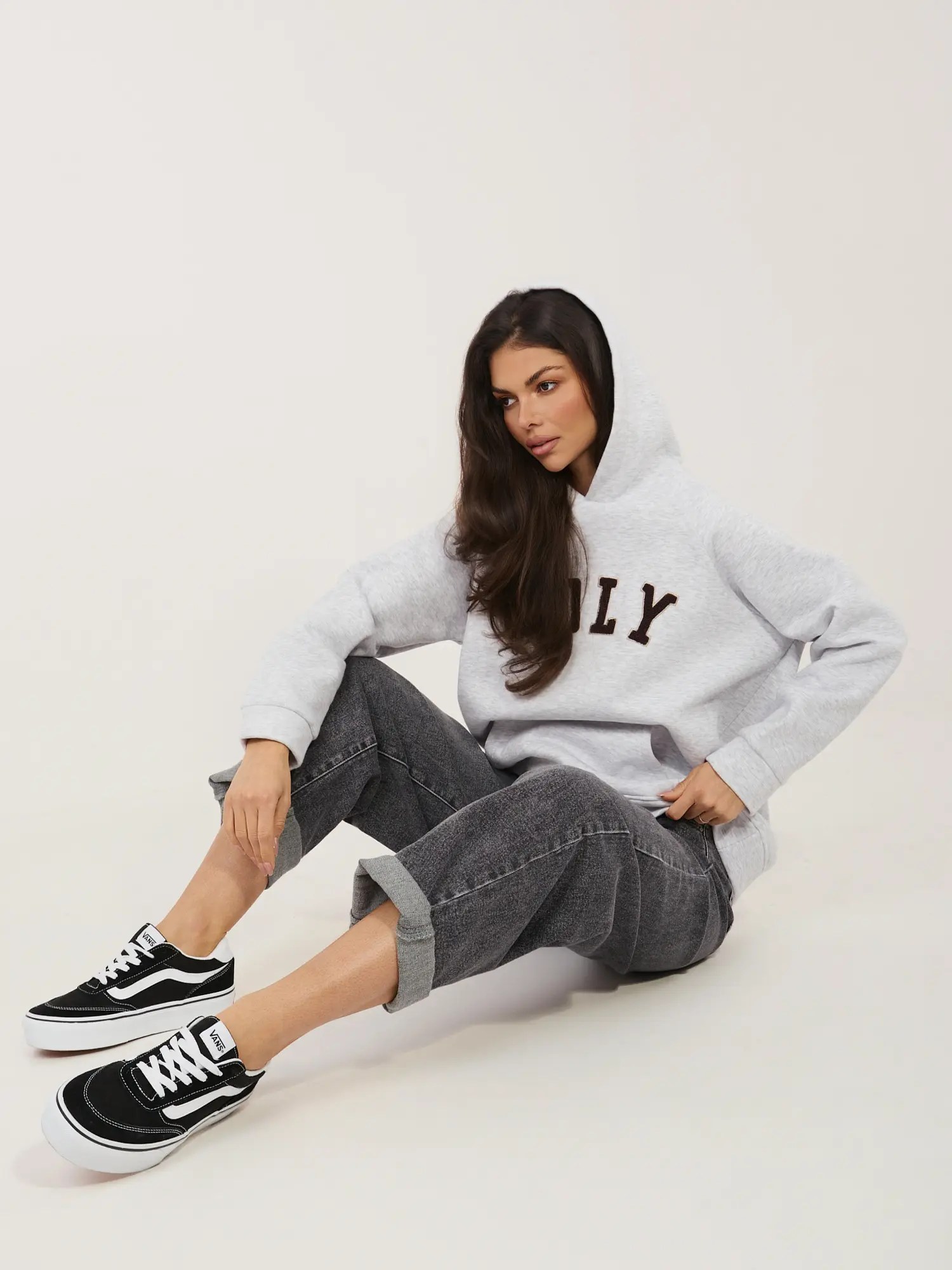 Světle šedá oversize mikina