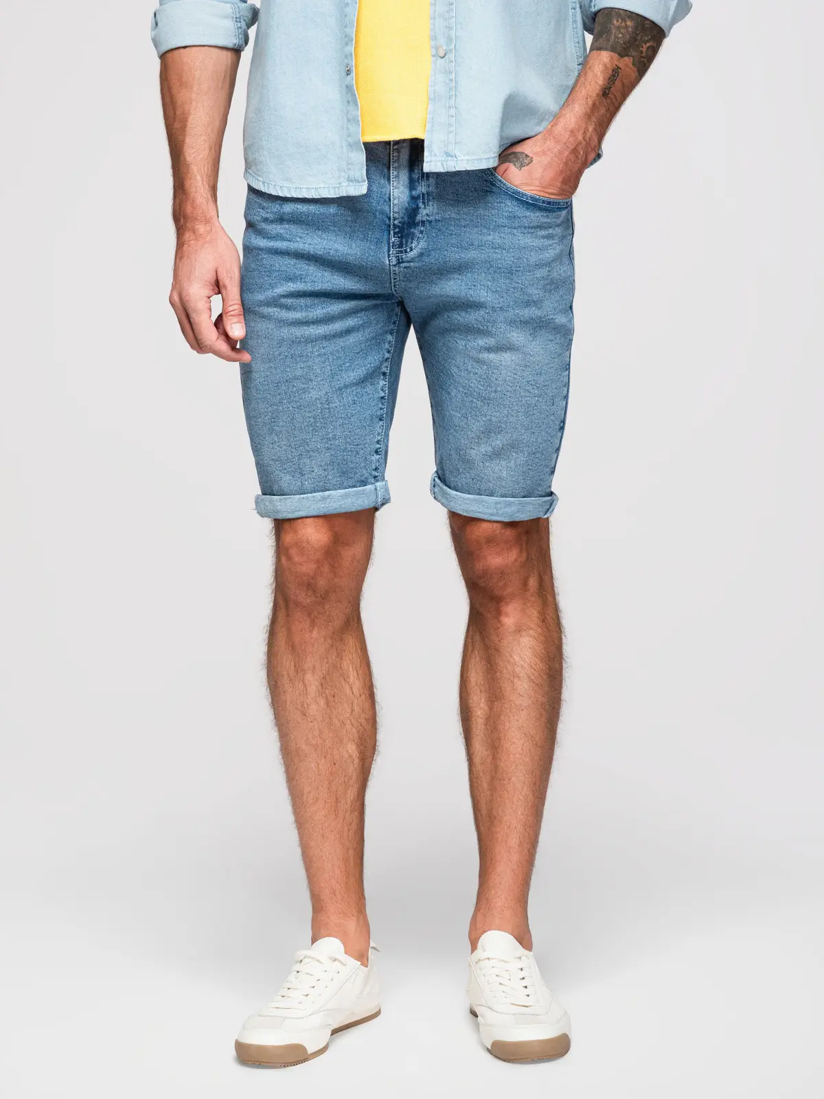 Ombre Men's denim shorts with rolled up leg - light blue