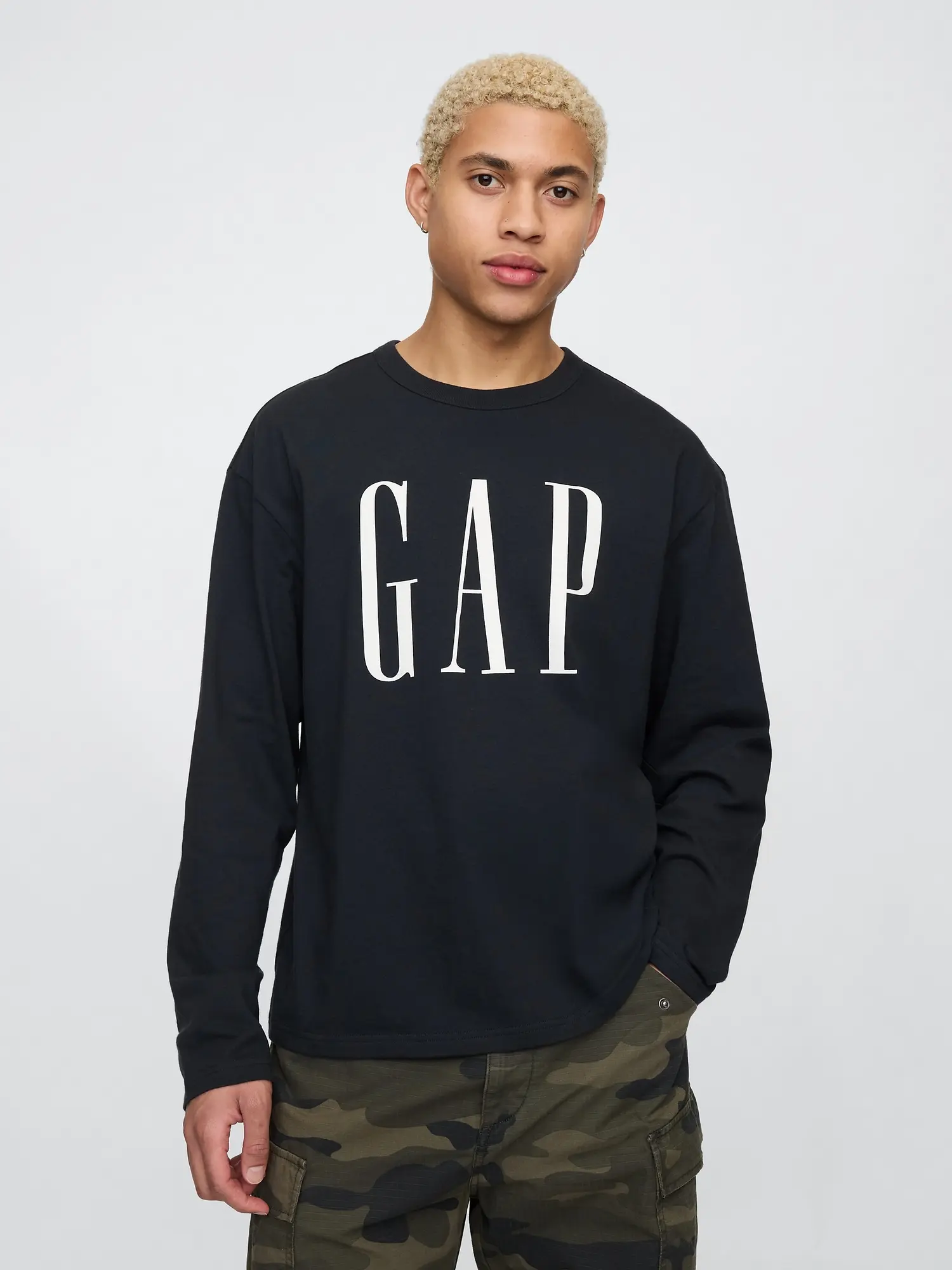 GAP Pánské Oversize tričko s logem 725634-01 Velikost: