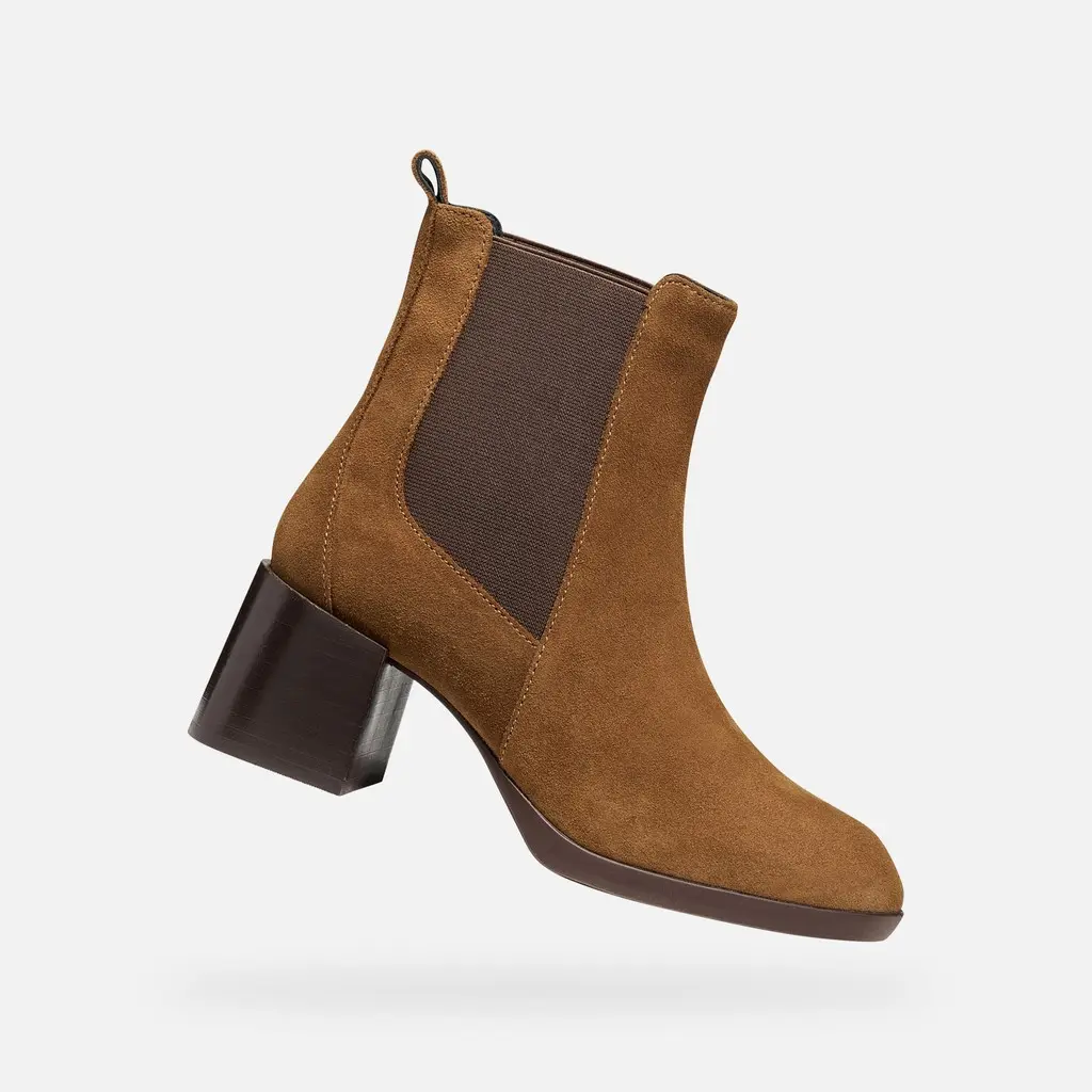 Hnědé dámské kotníkové boty Geox Walk Pleasure 55T