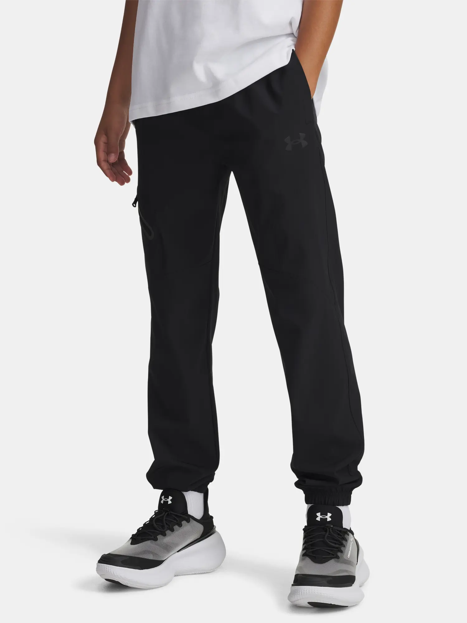 Chlapecké tepláky Under Armour UA B Unstoppable Wvn Jgr-BLK - Kluci