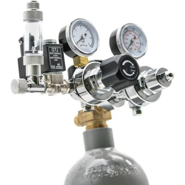 Kompletní dvoustupňový set CO2 s nočním spínačem a 2,1l láhví