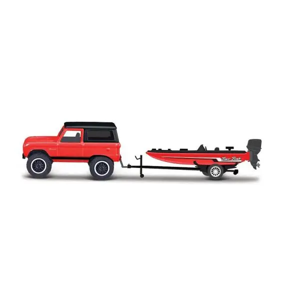 Maisto Design Tow+Go Chevy 1500 & Trailer w/ Boat 1:64