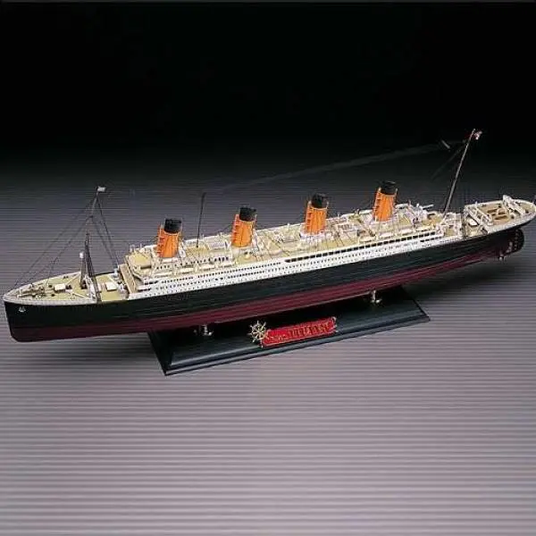 Model Kit loď 14215 - White Star liner TITANIC MCP (1:400)