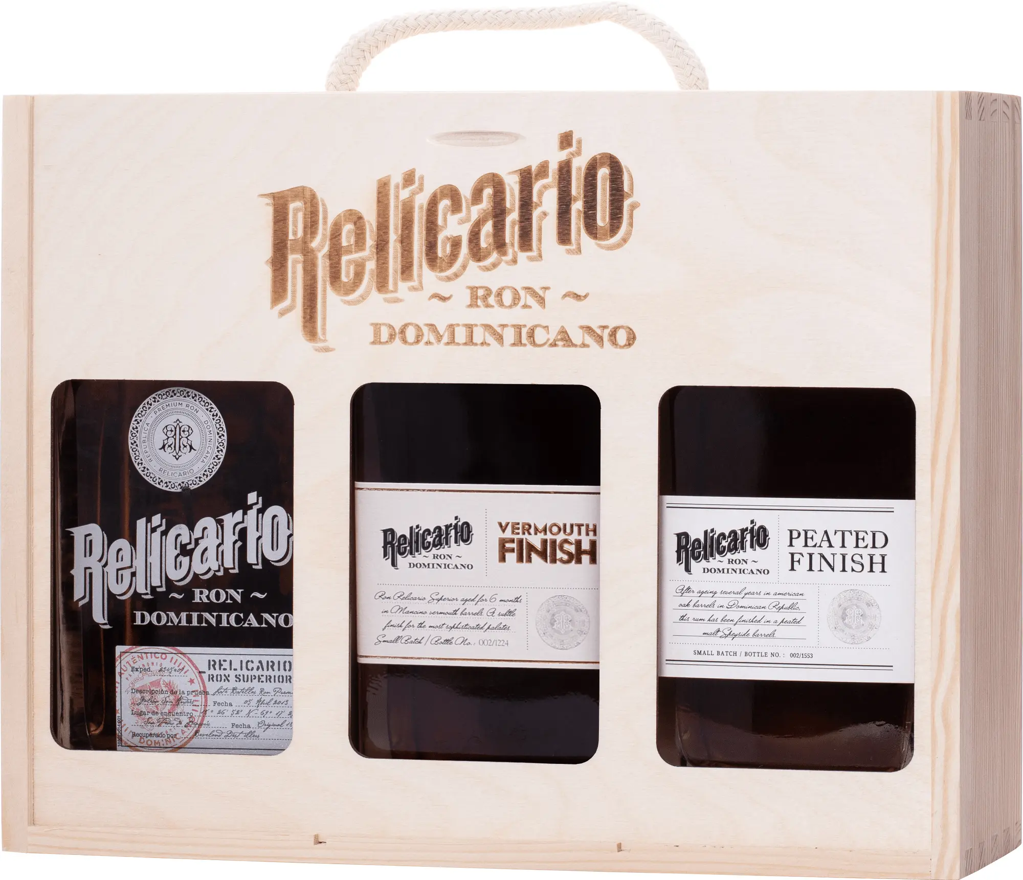 Set Relicario Ron Dominicano v dřevěné krabici 2,1l (set 1 x 0.7 l, 1 x 0.7 l, 1 x 0.7 l)