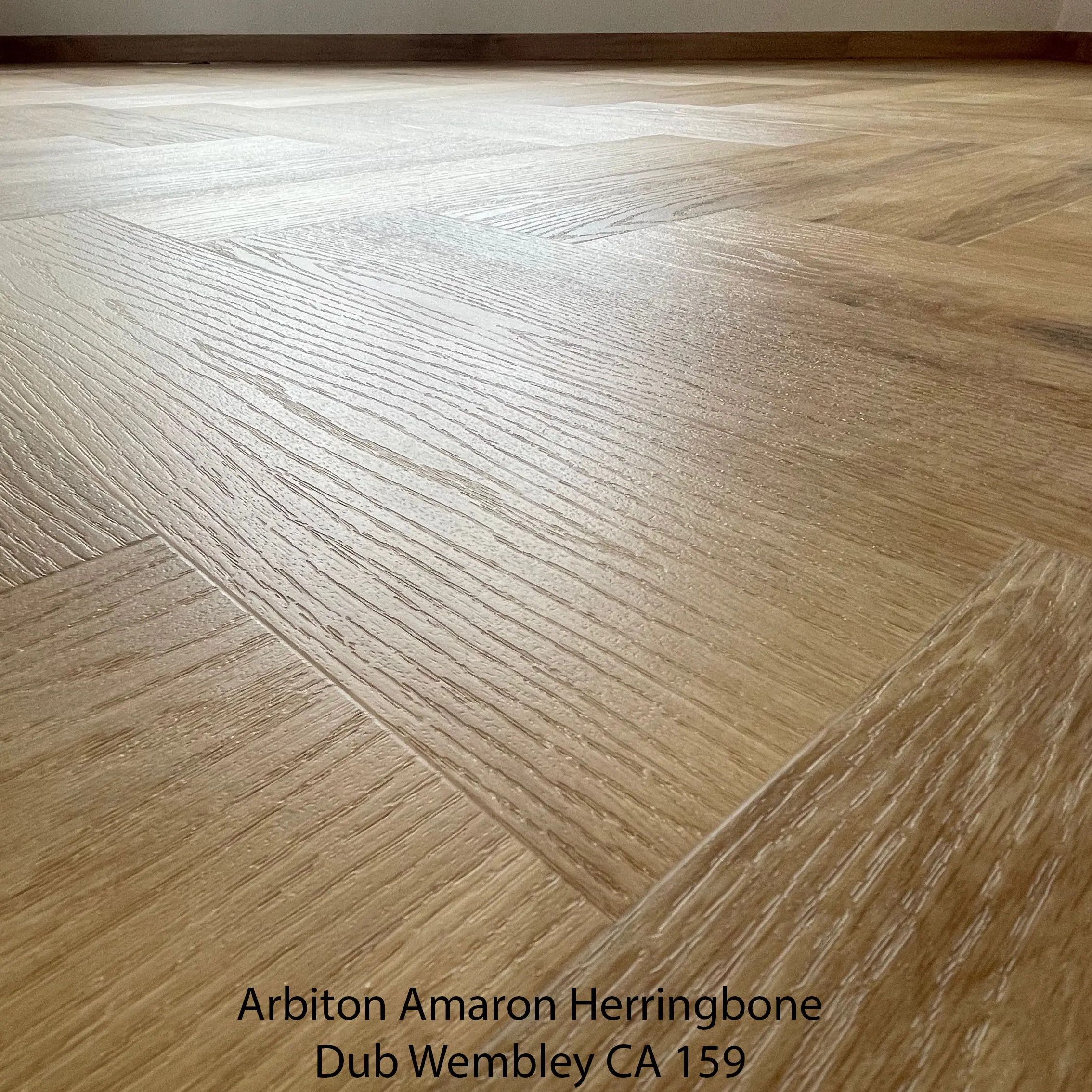 Arbiton Amaron Herringbone Dub Wembley CA 159 + podložka za 1Kč