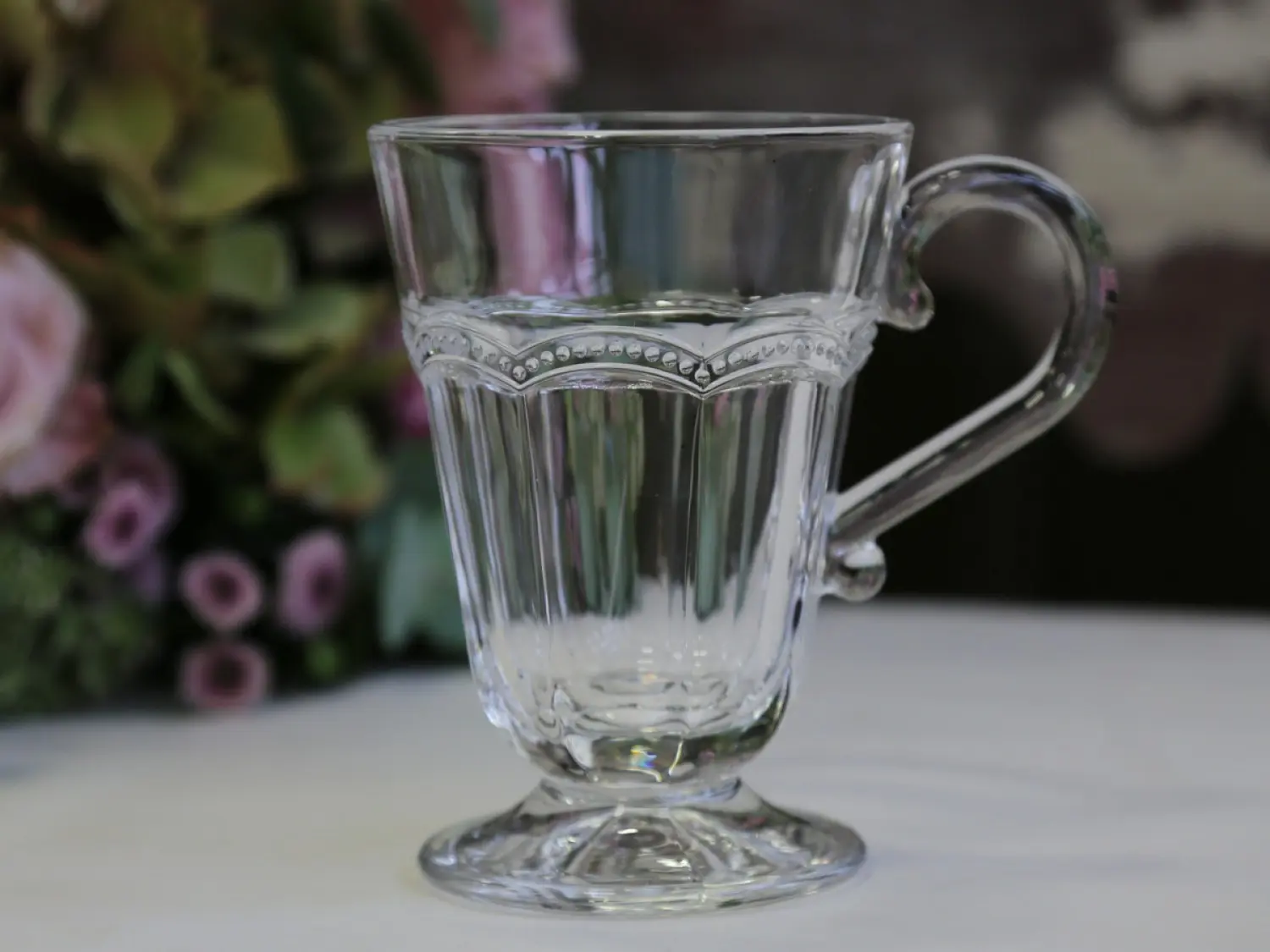 Sklenička s uchem na noze Antoinette 0,2l - Ø8*11 cm Chic Antique