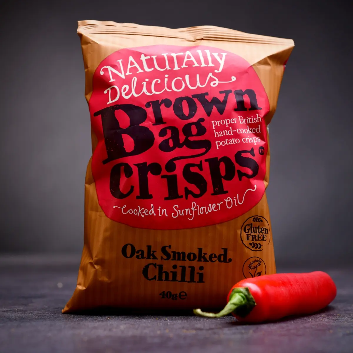 Křupavé, ručně vyráběné Brown Bag Crisps s příchutí uzeného chilli 40 g