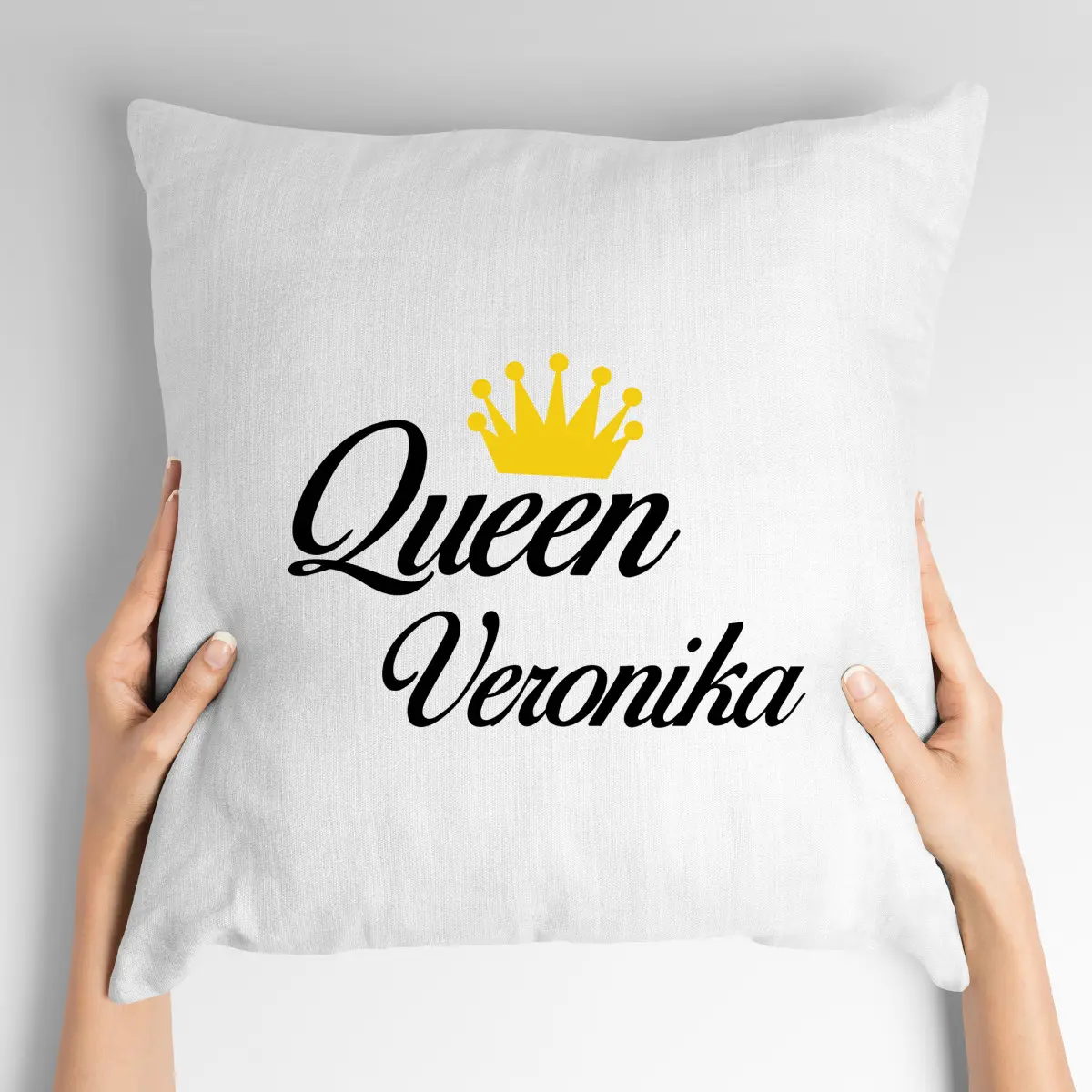 2+1 ZDARMA Polštář s motivem Queen se jménem | Dárek pro muže, ženu k narozeninám, svátku, výročí, vánocům | vtipný dárek s potiskem | fotodárek | dár
