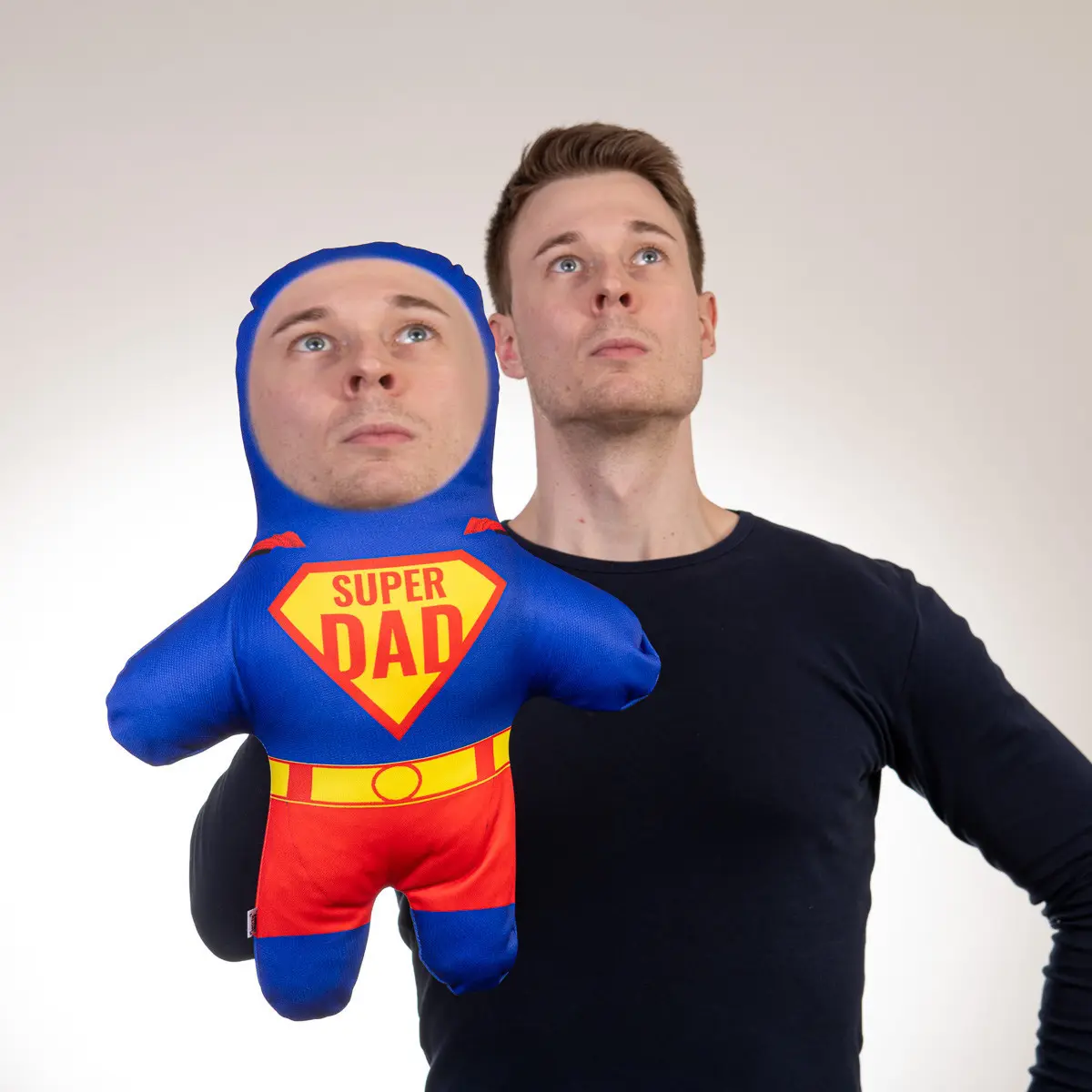 2+1 ZDARMA MiniKlon Super Táta | Vtipný dárek s vlastní fotkou | fotodárek | dárek pro muže, ženy, děti | Dárek k narozeninám, svátku, výročí