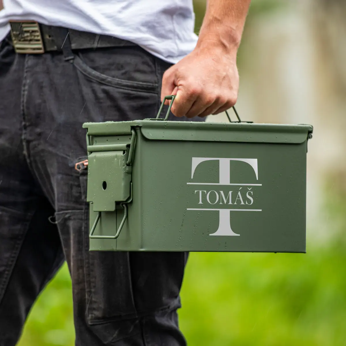 2+1 ZDARMA Muniční přepravka Armyboxeo s gravírováním | Originální dárek se jménem, iniciály k narozeninám, svátku, výročí, vánocům
| personalizovaný
