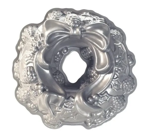 Nordic Ware Forma na bábovku Sváteční věnec, stříbrná, 2,1 l 85348