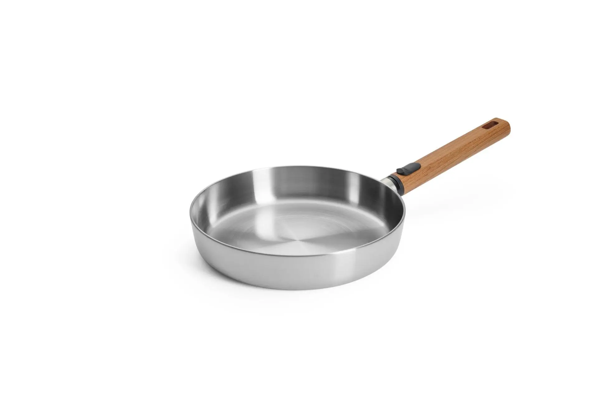 Woll Nerezová pánev Logic Steel s dřevěnou odnímatelnou rukojetí, Ø 24 cm 1524WLCS