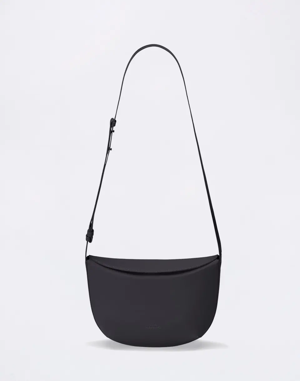 Ucon Acrobatics Sofie Medium Lotus Infinity Series Black